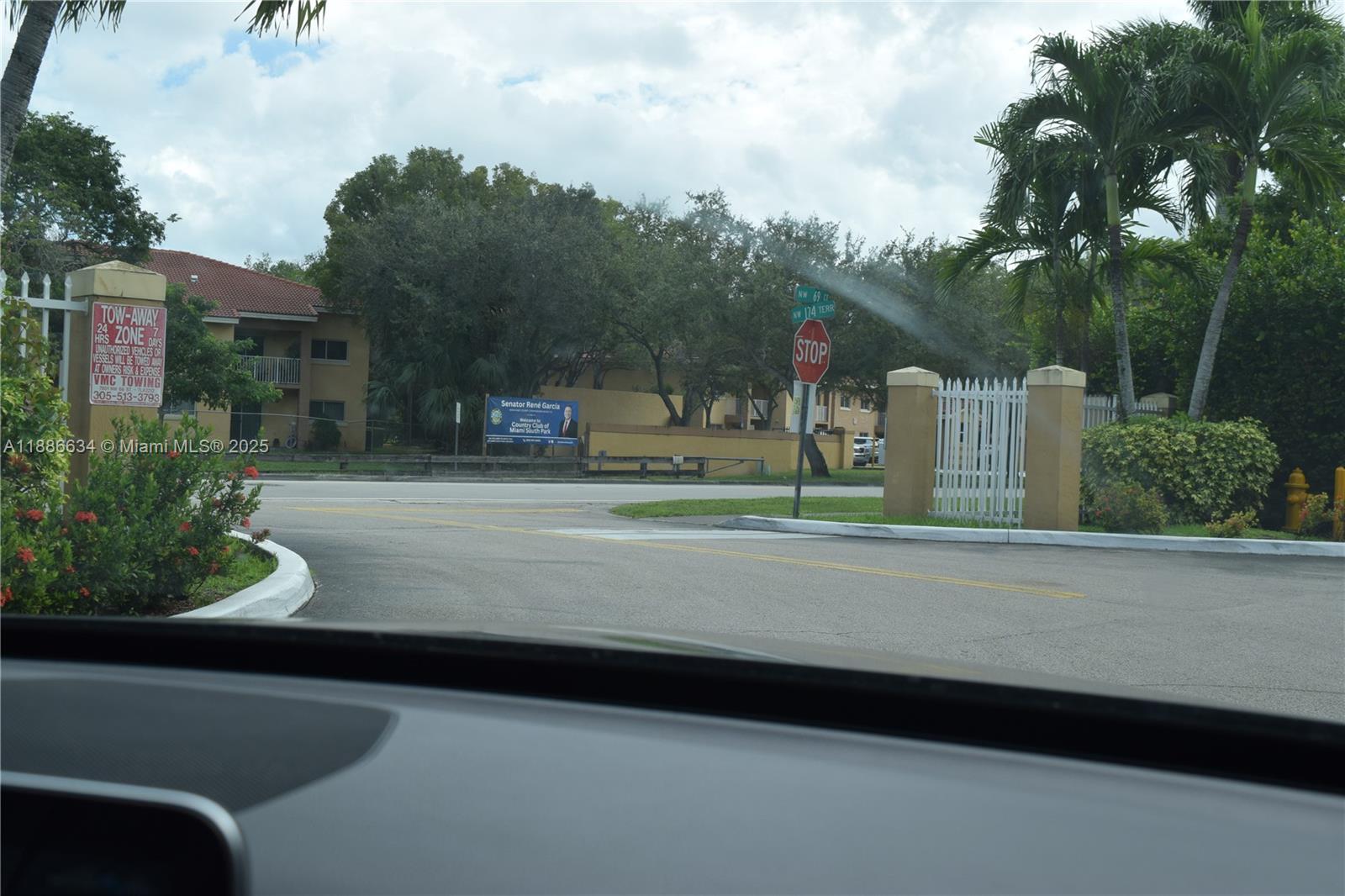 BONITA GOLF VIEW TOWNVILL - Residential