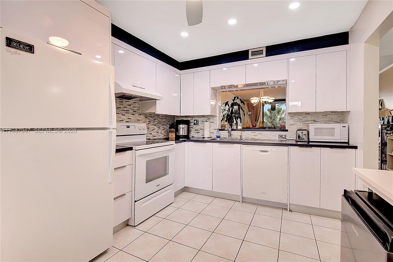 COLONY POINT 3 CONDO - Residential