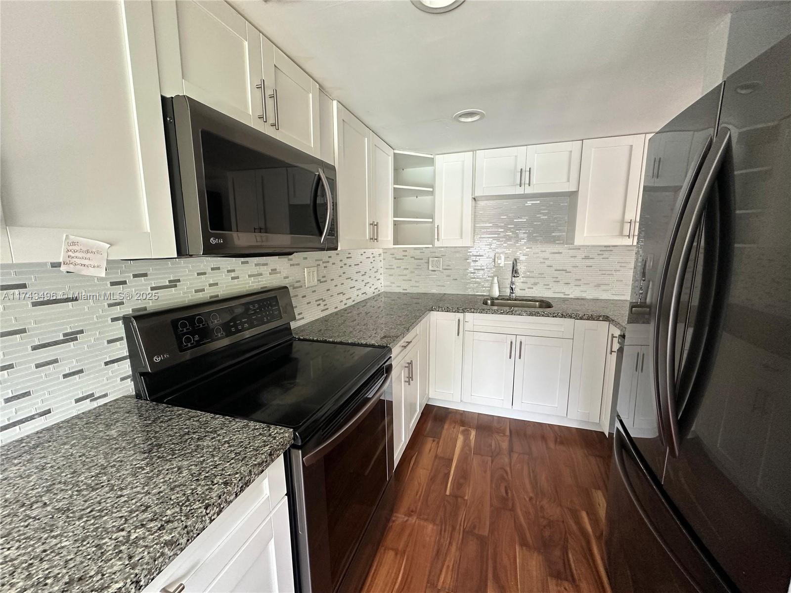Rental Property at 90 Isle Of Venice Dr 10, Fort Lauderdale, Broward County, Florida - Bedrooms: 1 
Bathrooms: 1  - $2,000 MO.