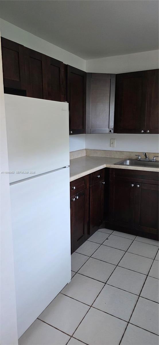 LAKEWOOD ON THE GREEN CON - Residential