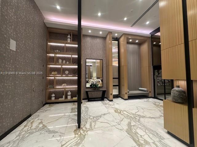 MARINA TOWER CONDO - Residential Lease