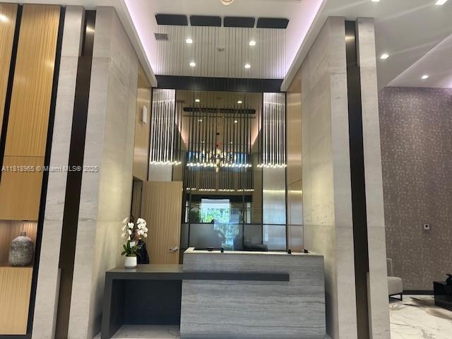 MARINA TOWER CONDO - Residential Lease