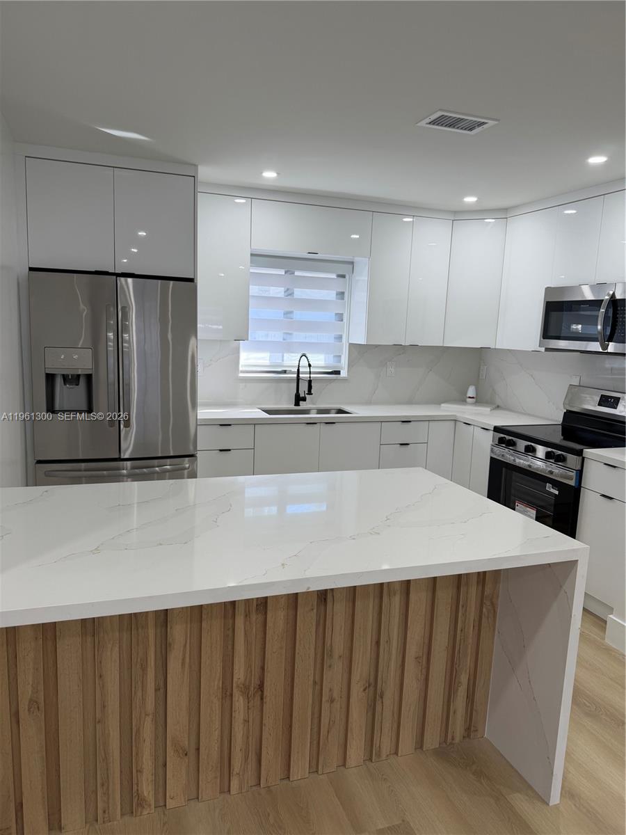 WINSOR MANOR 2ND ADDN - Residential