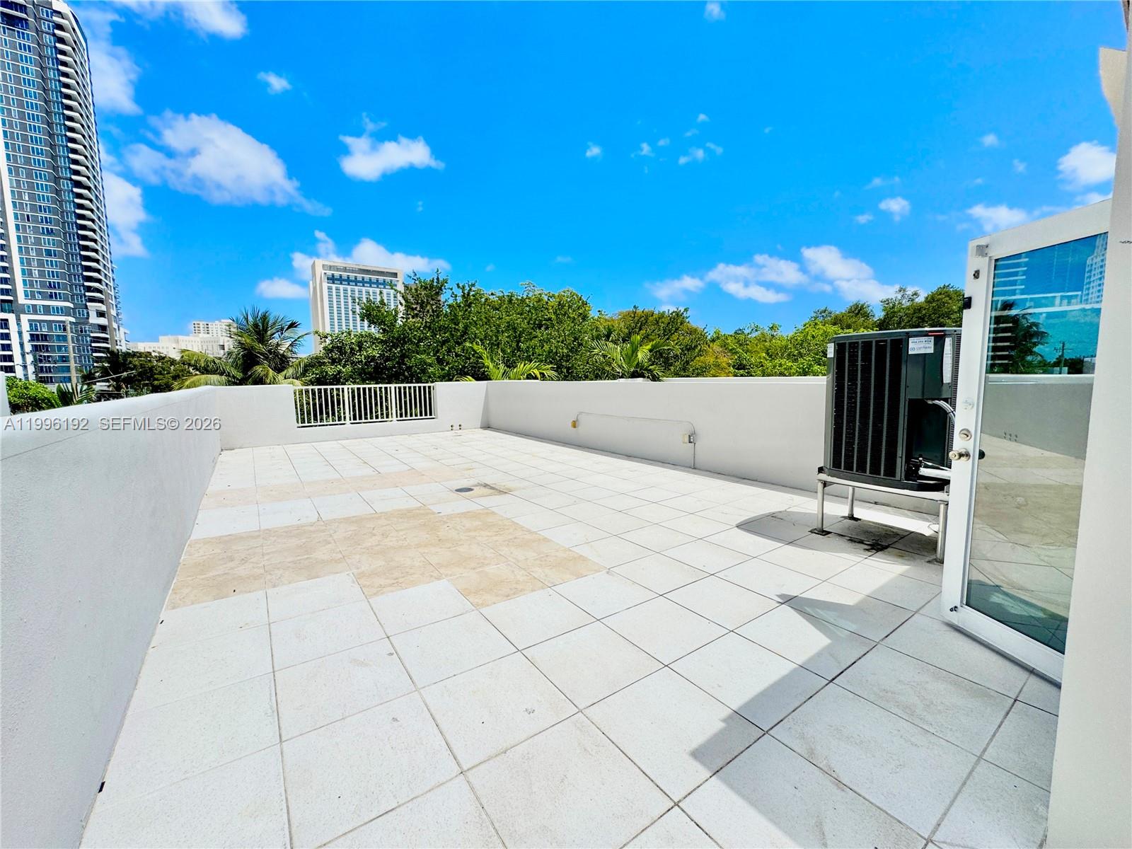 TOWN OF FORT LAUDERDALE B - Residential Lease