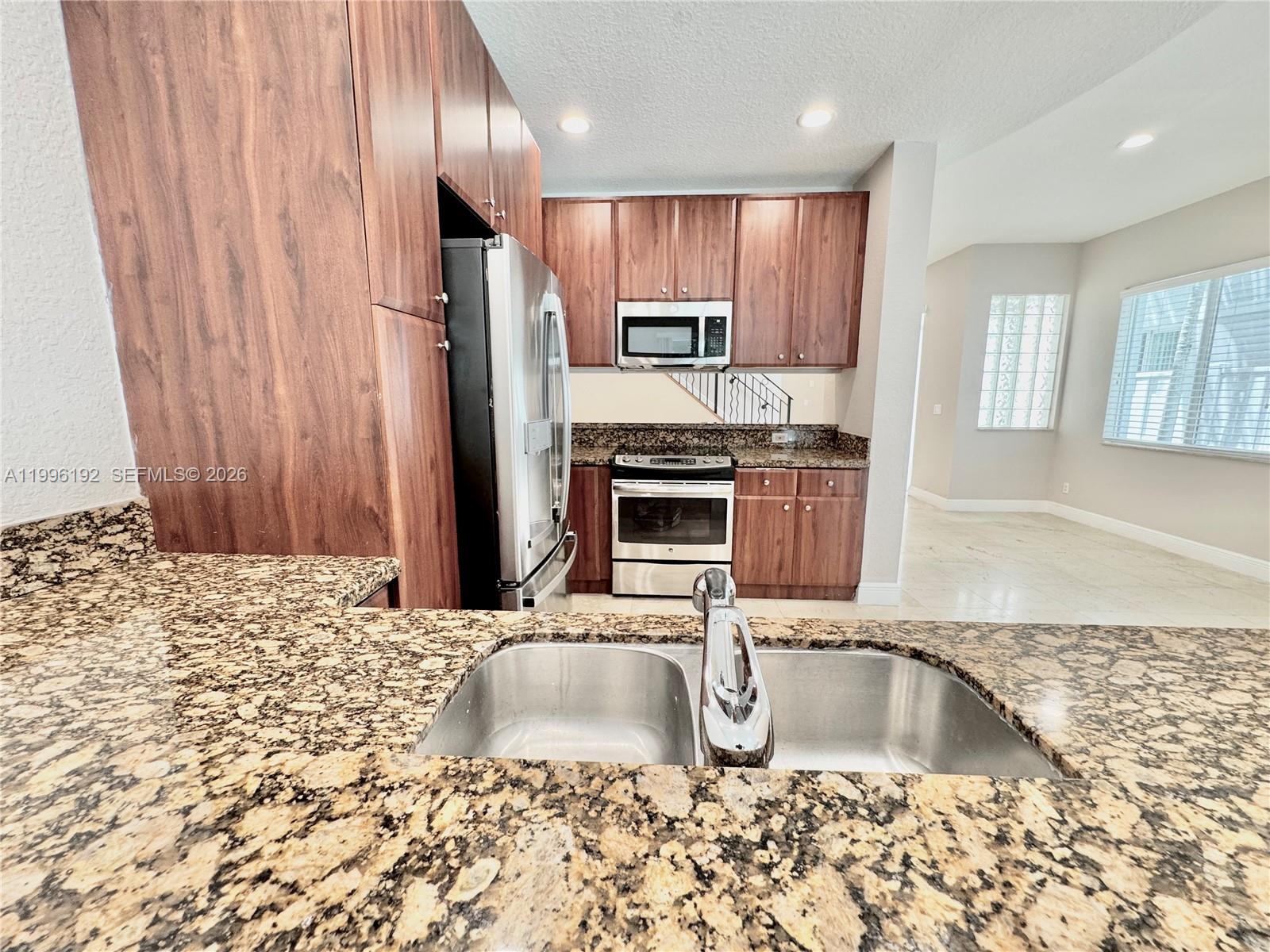 TOWN OF FORT LAUDERDALE B - Residential Lease