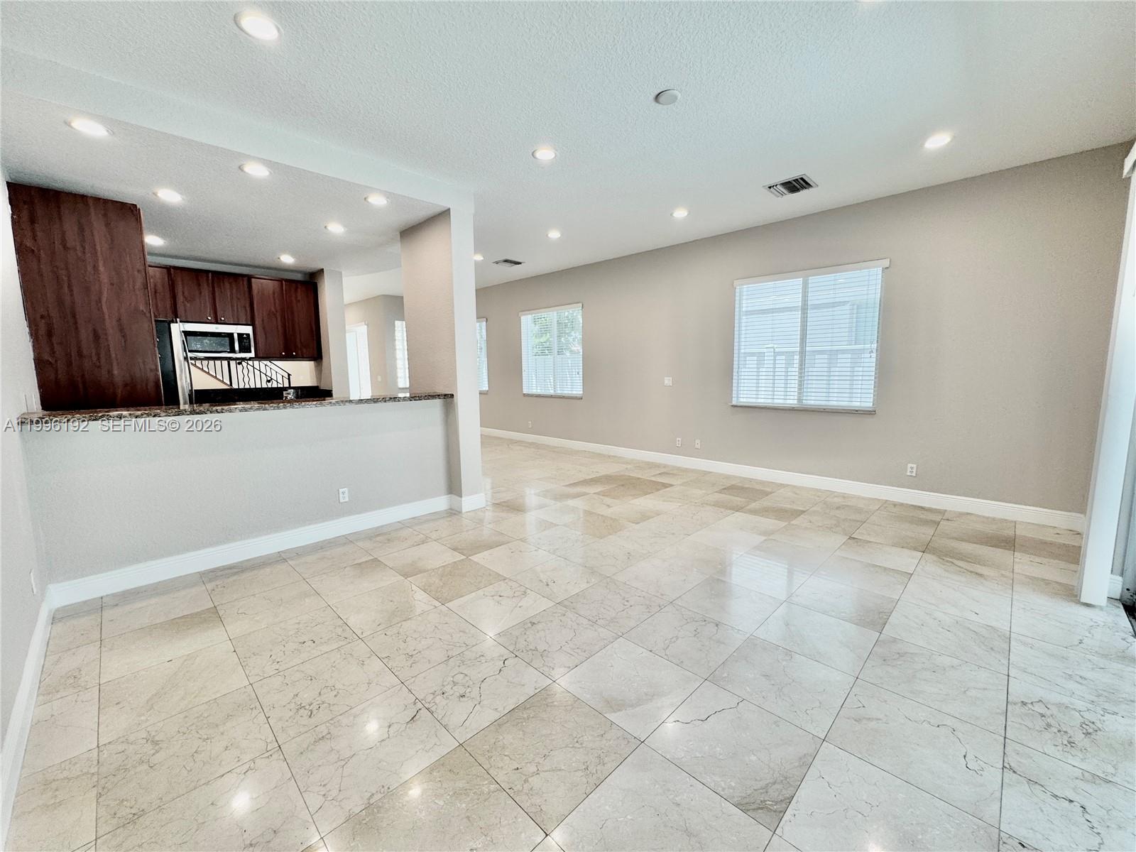 TOWN OF FORT LAUDERDALE B - Residential Lease