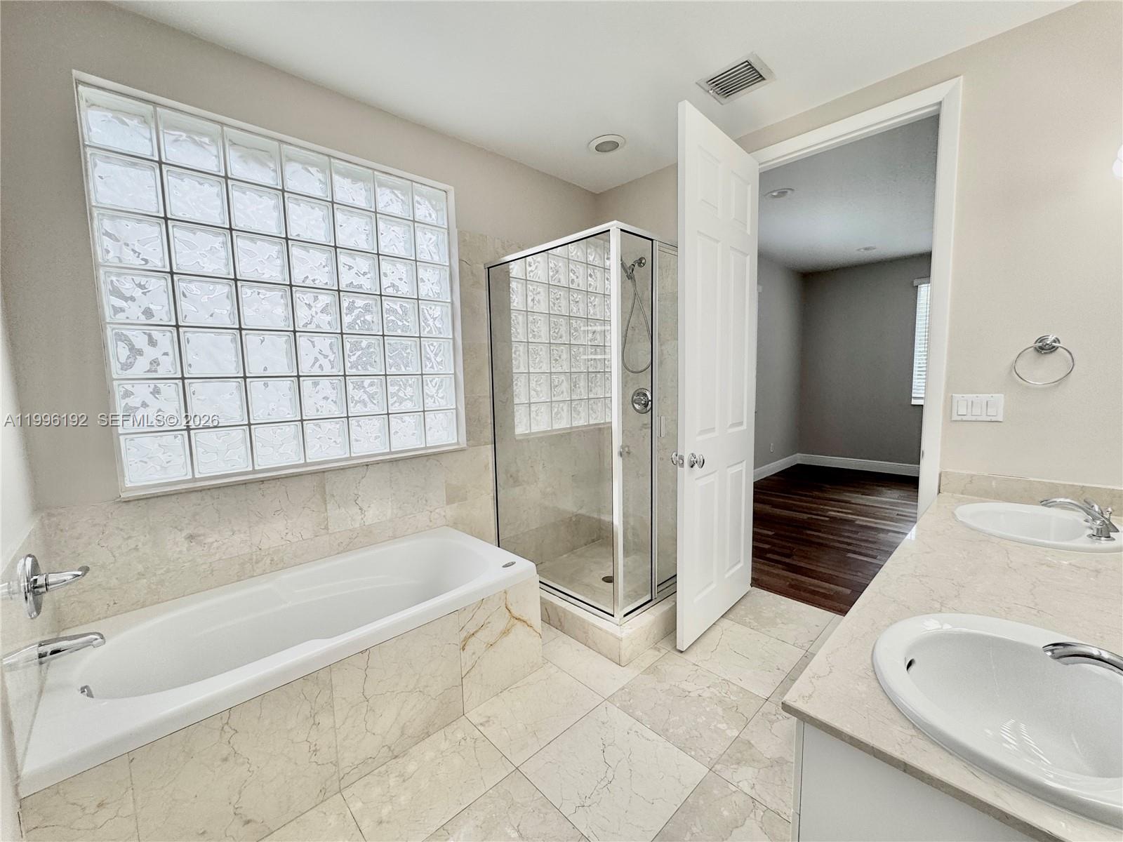 TOWN OF FORT LAUDERDALE B - Residential Lease