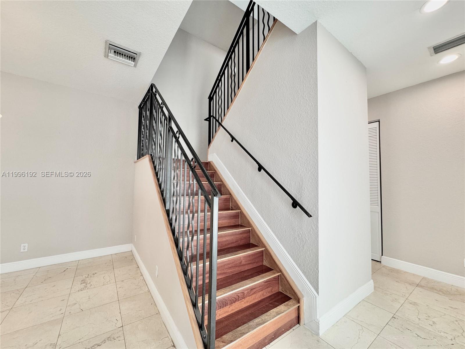 TOWN OF FORT LAUDERDALE B - Residential Lease