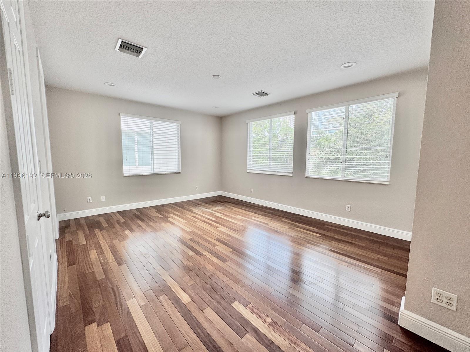 TOWN OF FORT LAUDERDALE B - Residential Lease