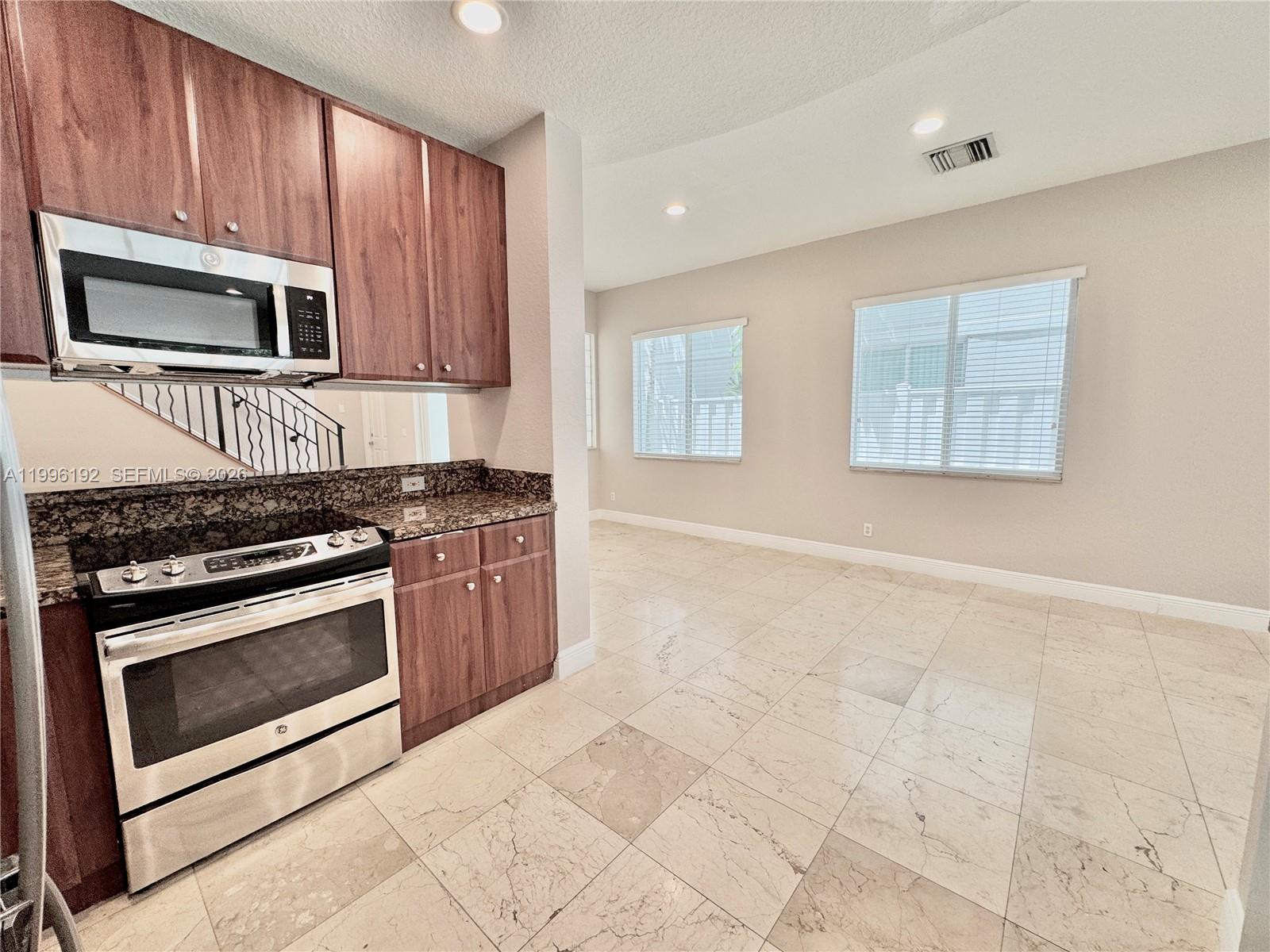 TOWN OF FORT LAUDERDALE B - Residential Lease