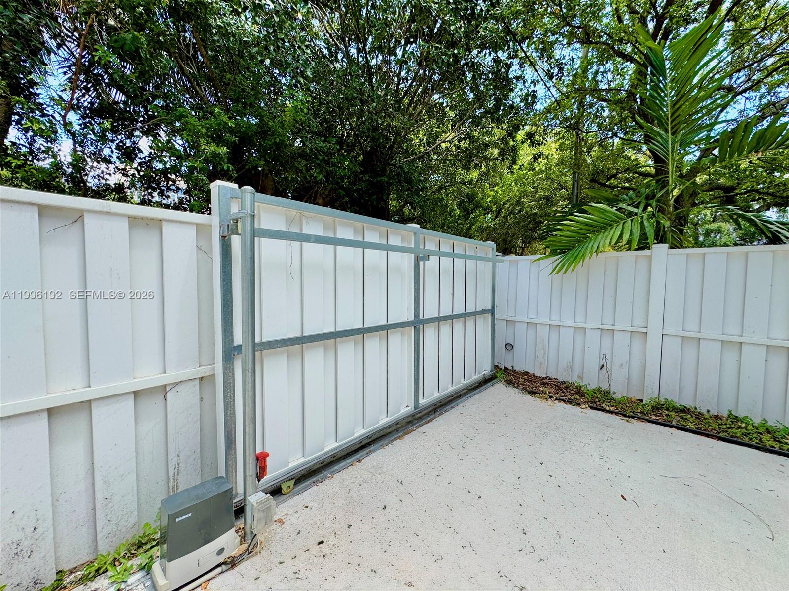 TOWN OF FORT LAUDERDALE B - Residential Lease