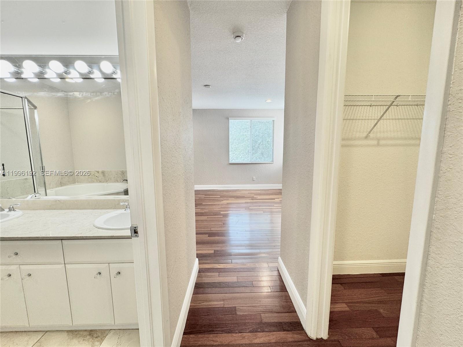 TOWN OF FORT LAUDERDALE B - Residential Lease