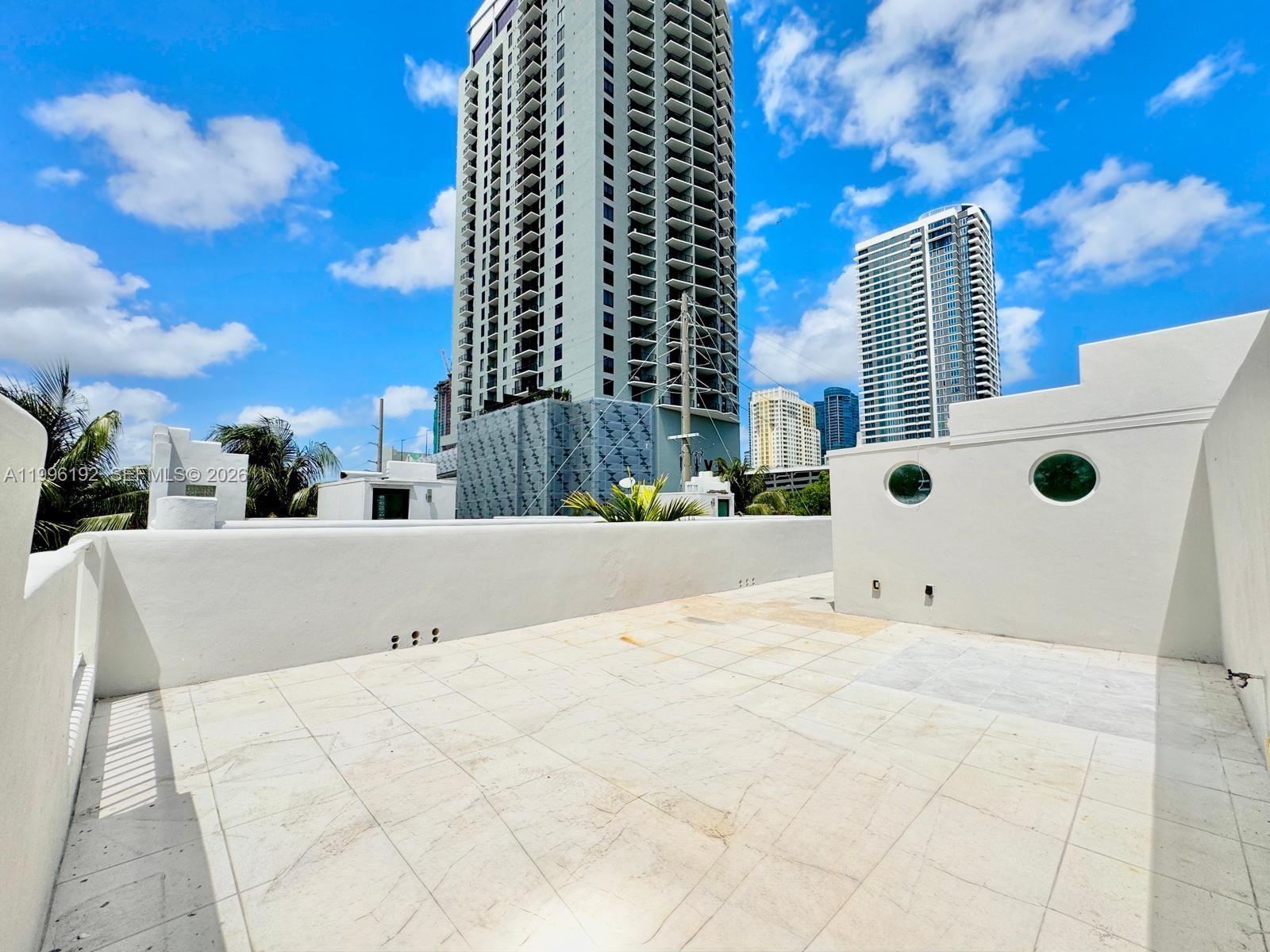 TOWN OF FORT LAUDERDALE B - Residential Lease