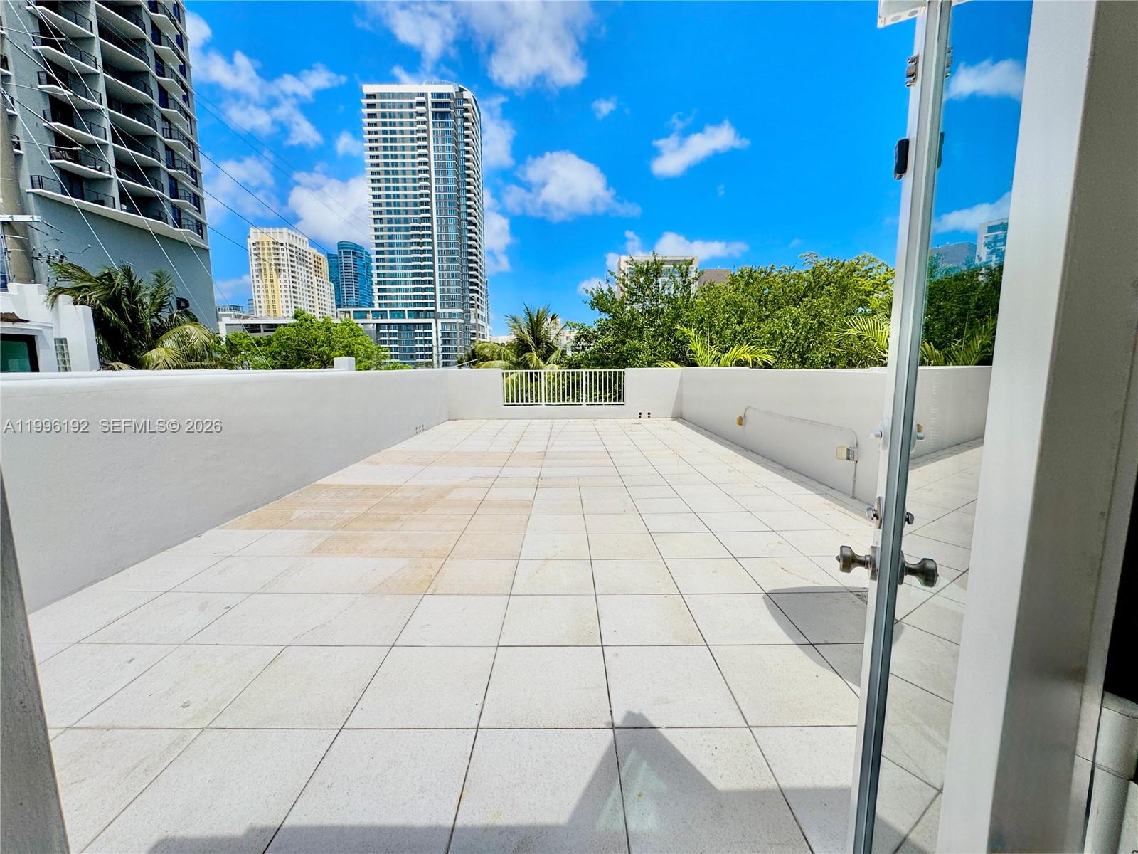 TOWN OF FORT LAUDERDALE B - Residential Lease