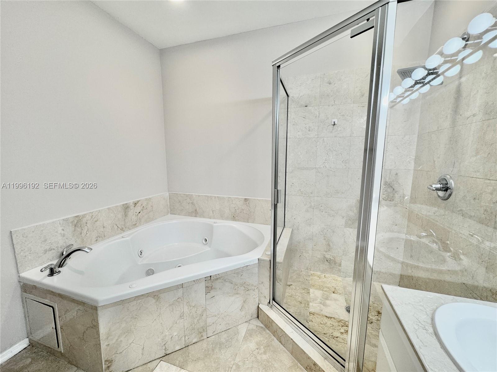 TOWN OF FORT LAUDERDALE B - Residential Lease