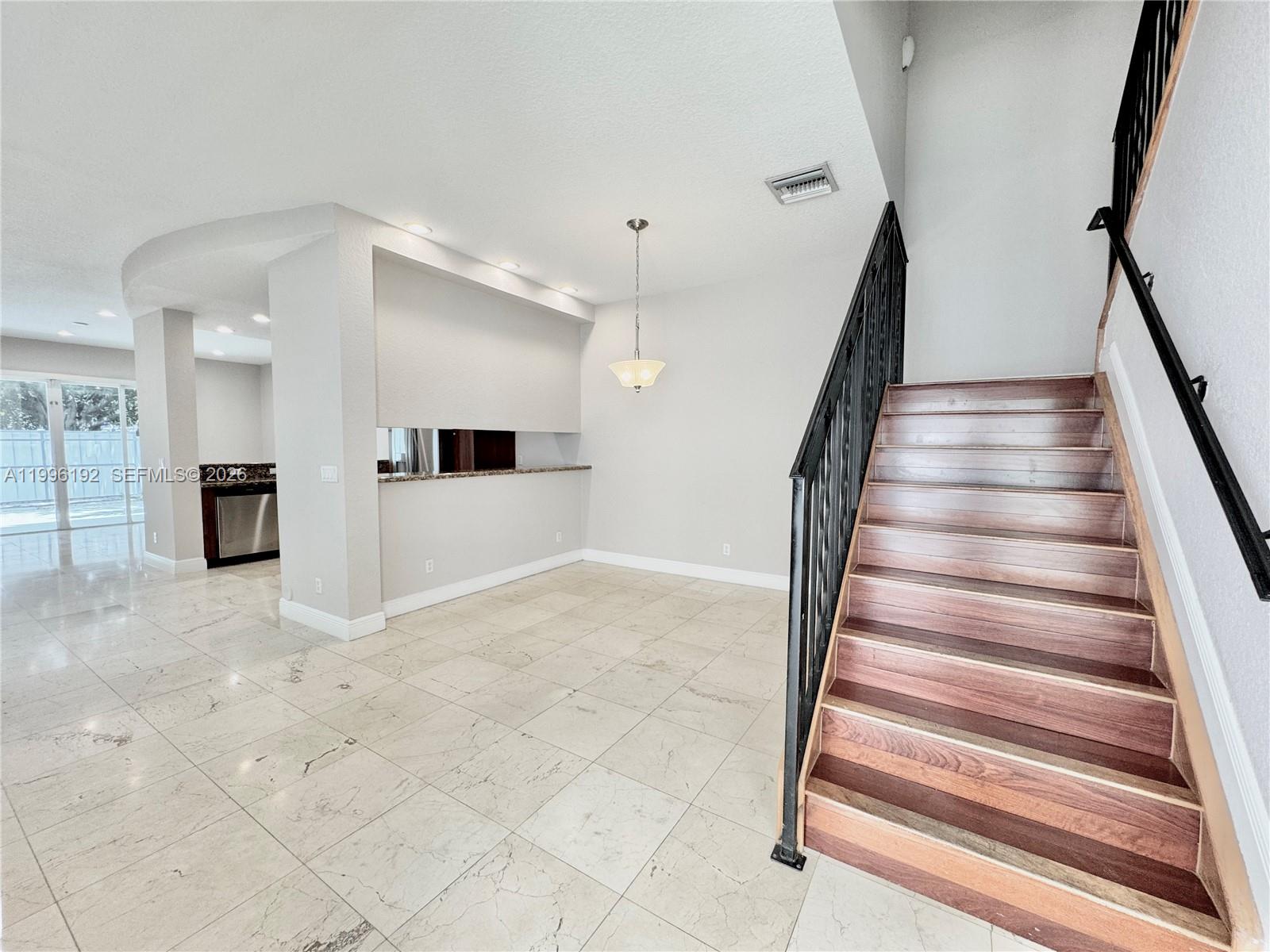 TOWN OF FORT LAUDERDALE B - Residential Lease