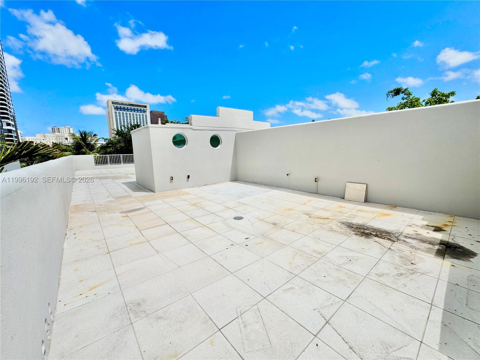 TOWN OF FORT LAUDERDALE B - Residential Lease
