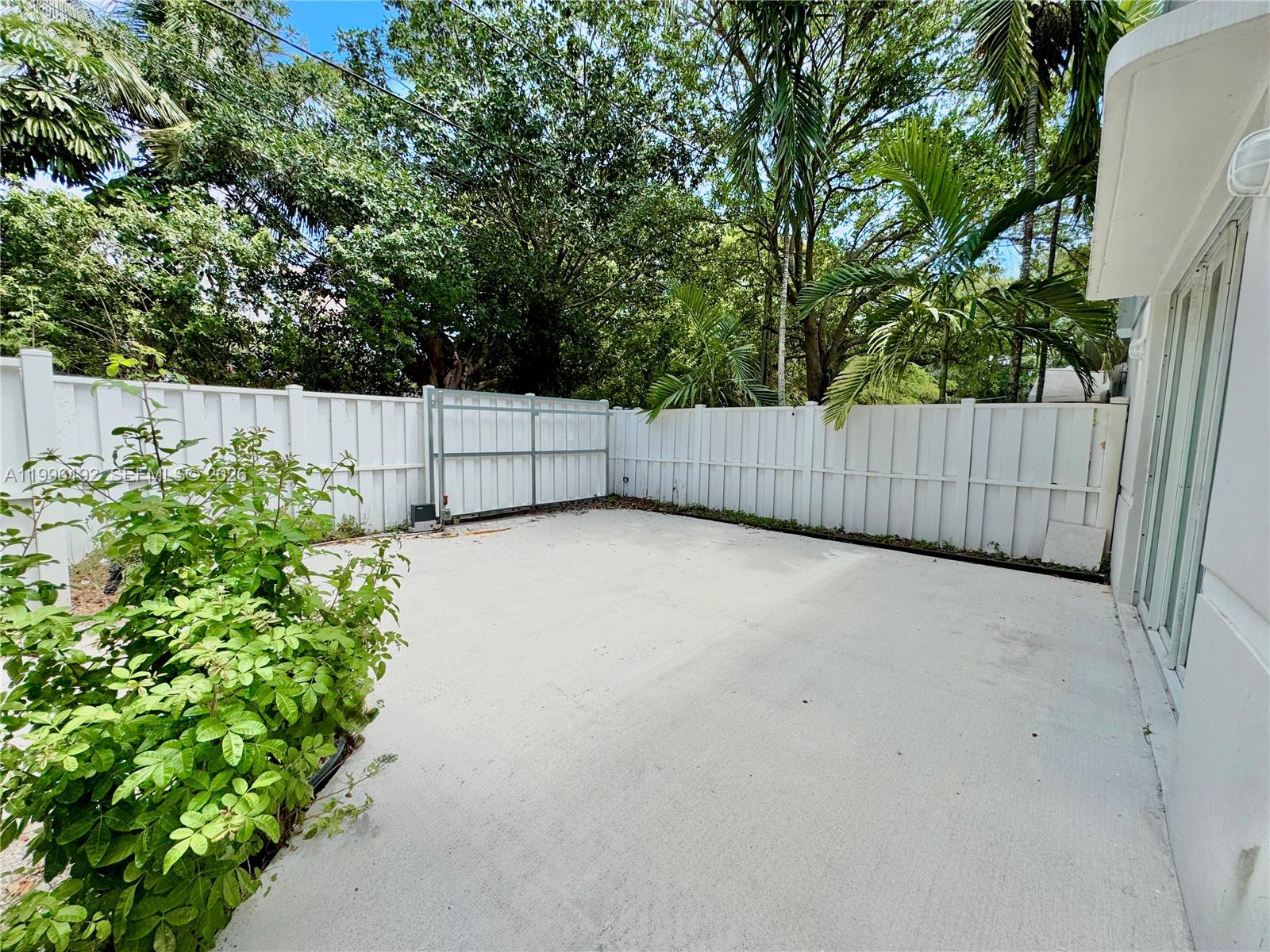 TOWN OF FORT LAUDERDALE B - Residential Lease