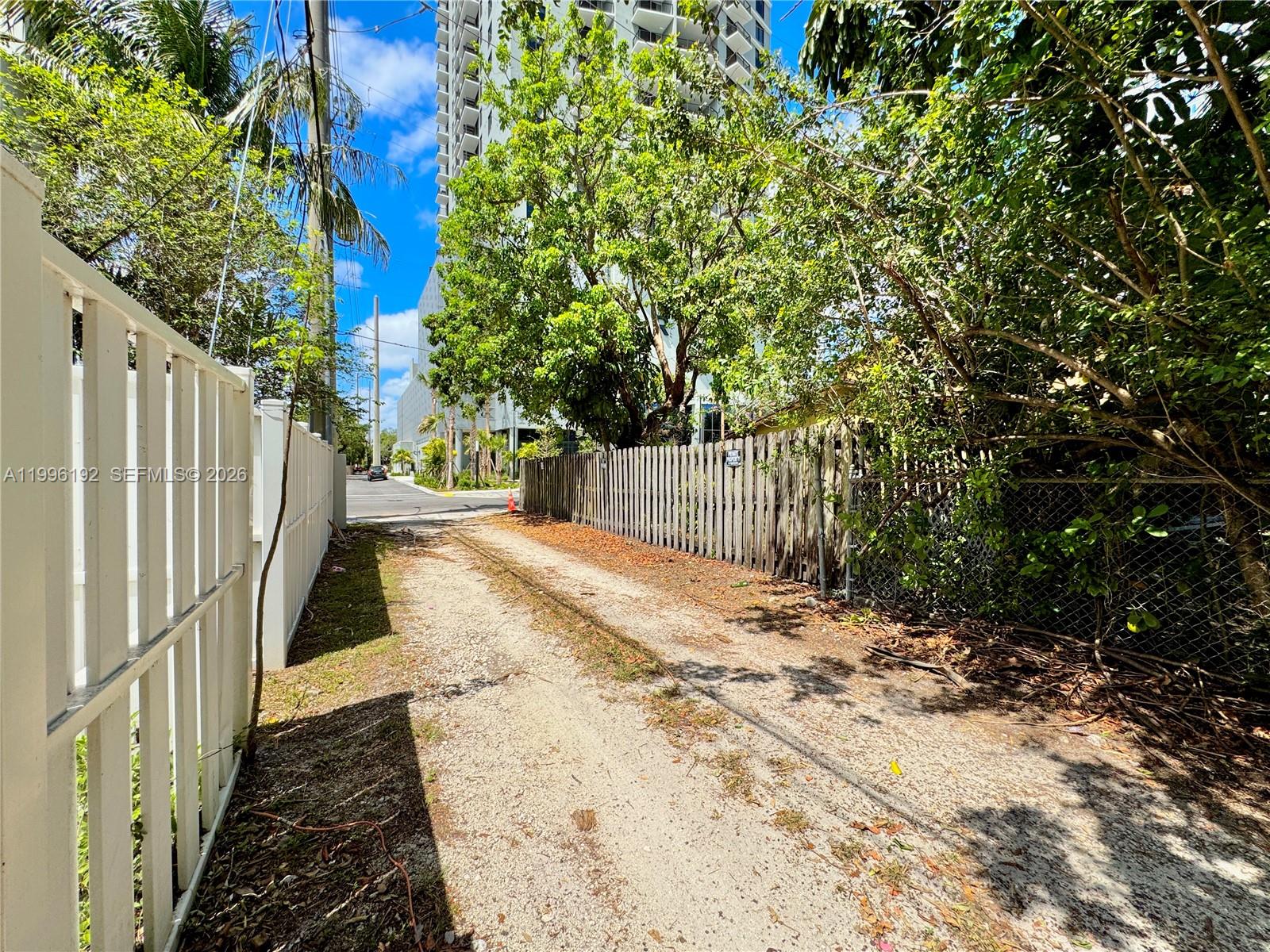 TOWN OF FORT LAUDERDALE B - Residential Lease