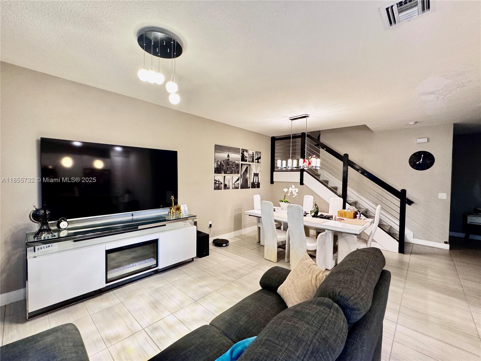 GRAND BAY SOUTH TOWNHOMES - Residential Lease