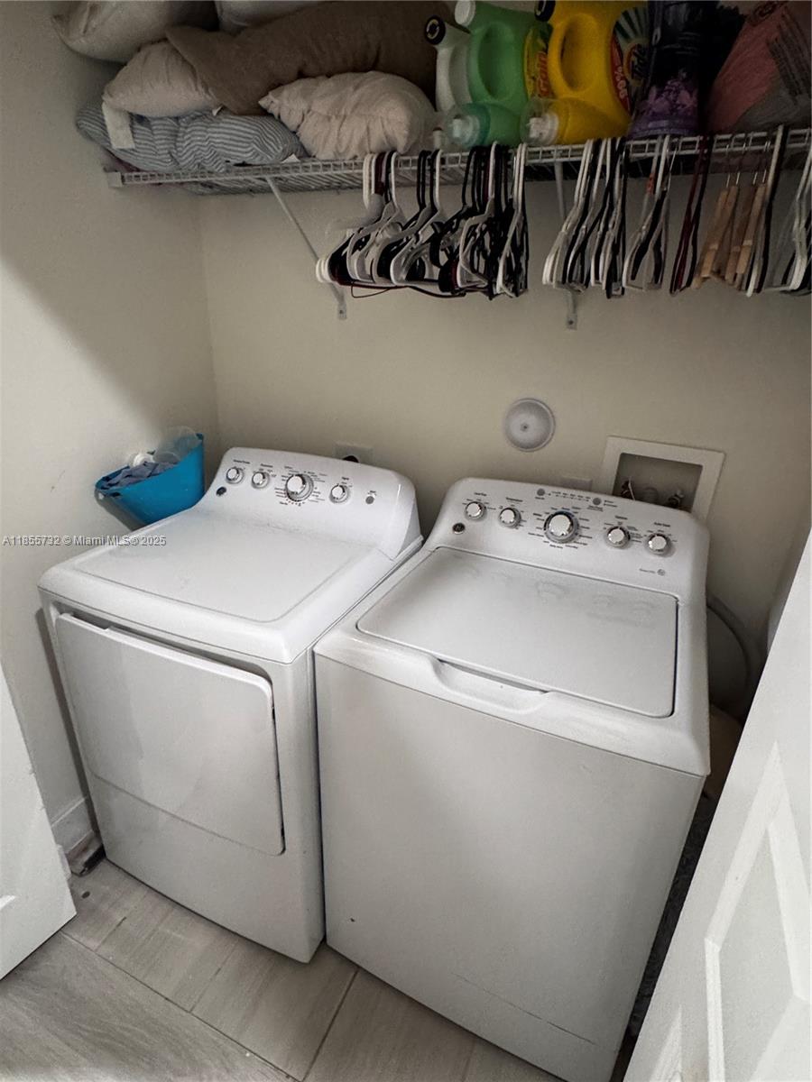 GRAND BAY SOUTH TOWNHOMES - Residential Lease