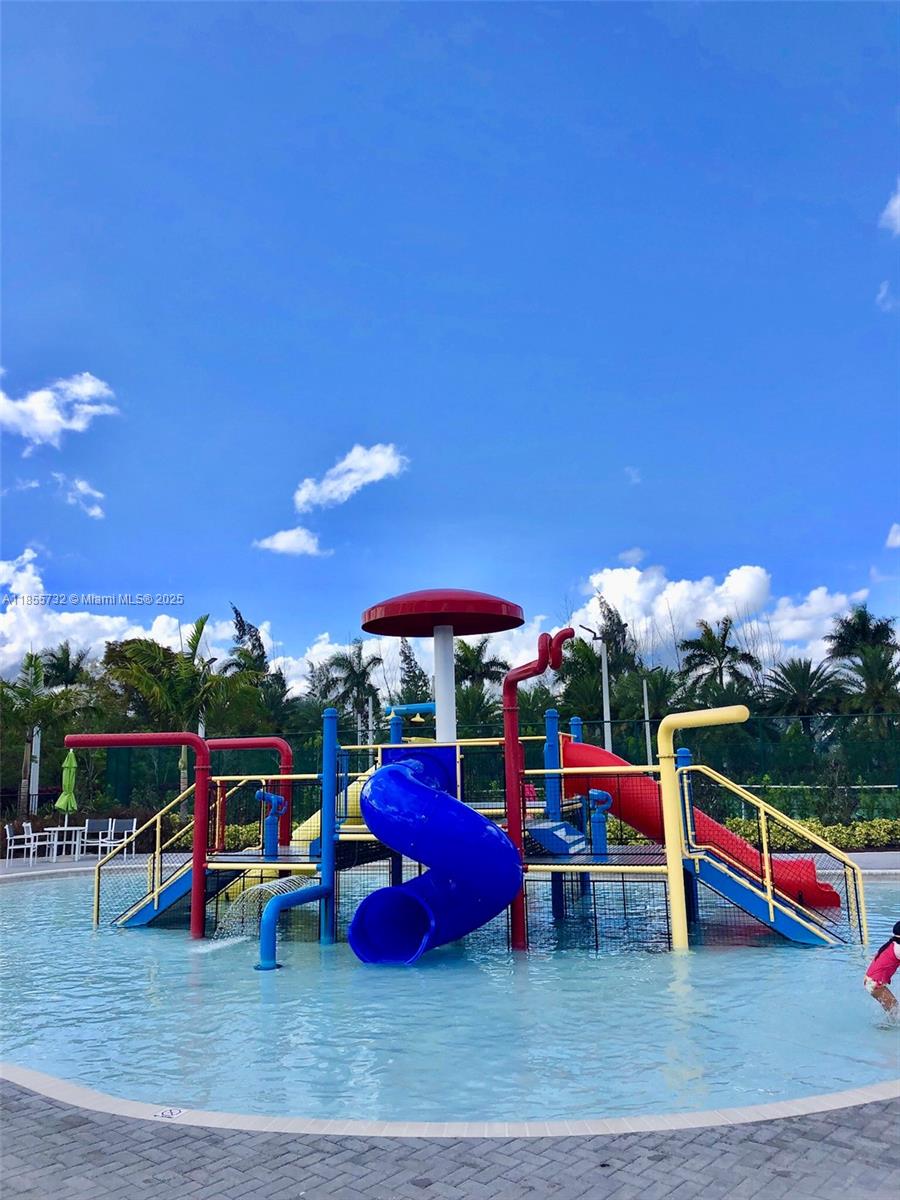 GRAND BAY SOUTH TOWNHOMES - Residential Lease