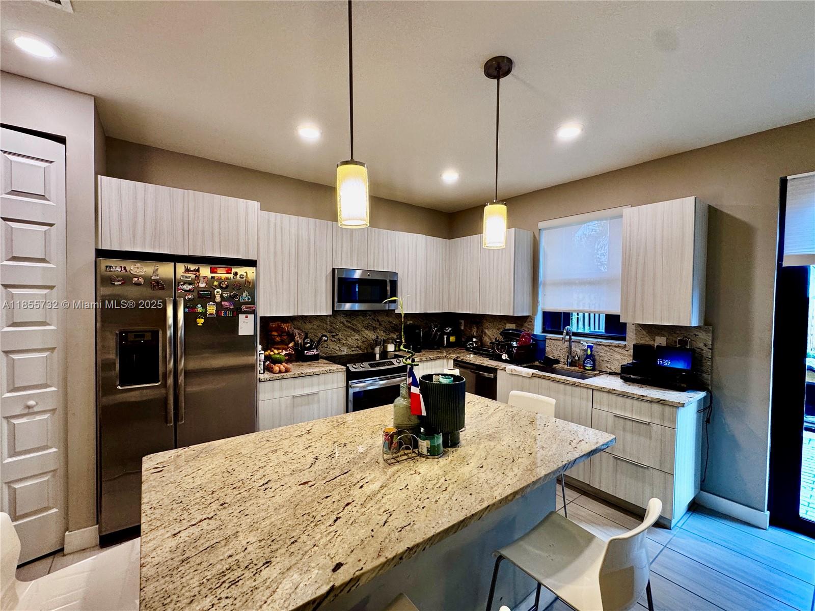 GRAND BAY SOUTH TOWNHOMES - Residential Lease