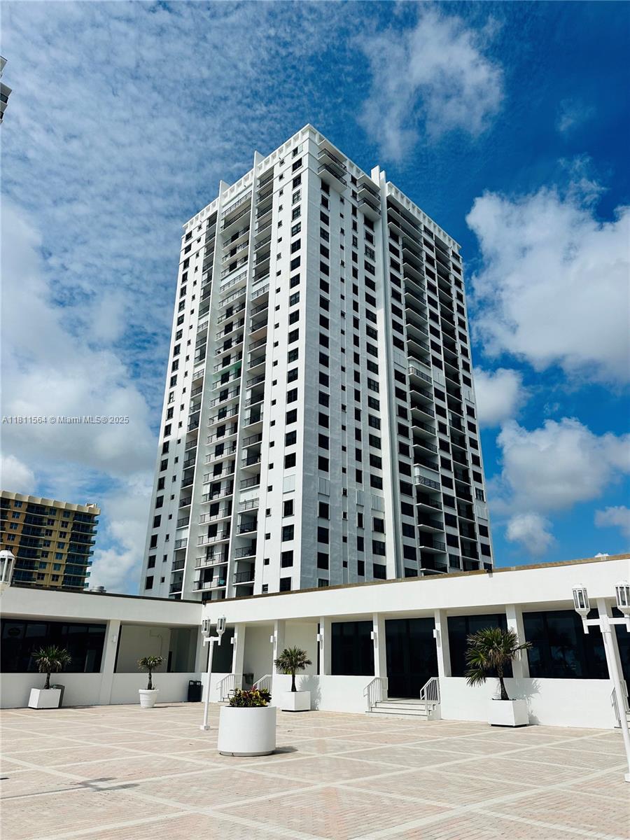 Rental Property at 2401 S Ocean Dr 1204, Hollywood, Broward County, Florida - Bedrooms: 2 
Bathrooms: 2  - $3,400 MO.