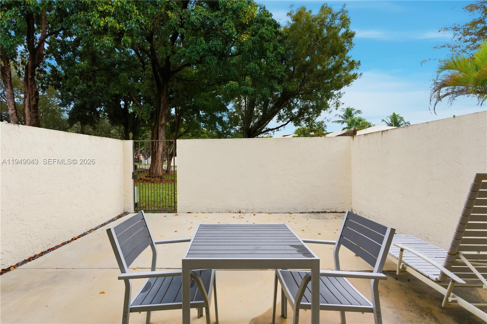 SUNSET KENDALL VILLAS - Residential