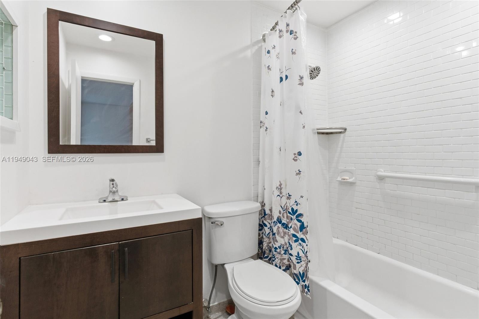 SUNSET KENDALL VILLAS - Residential