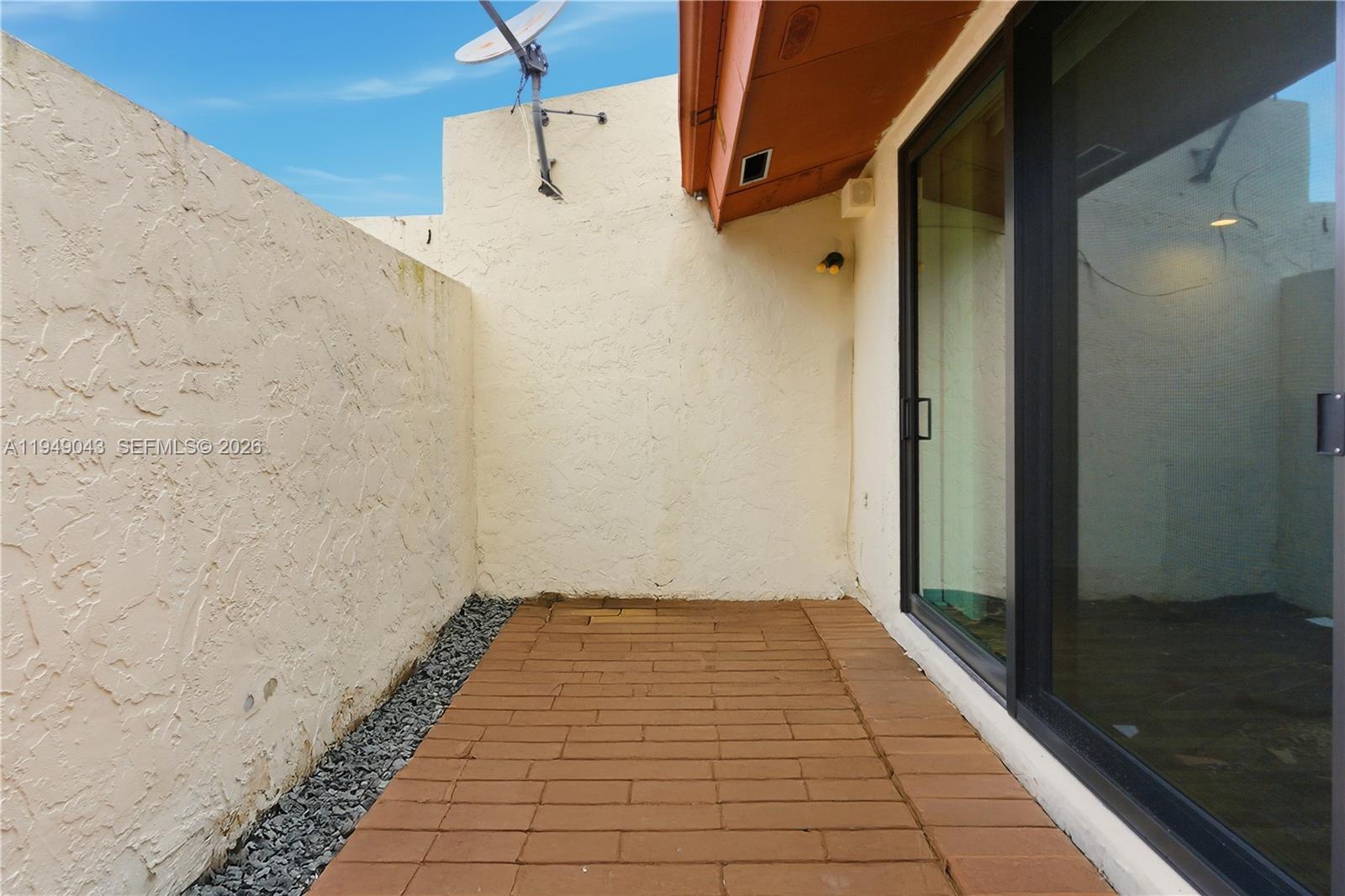 SUNSET KENDALL VILLAS - Residential