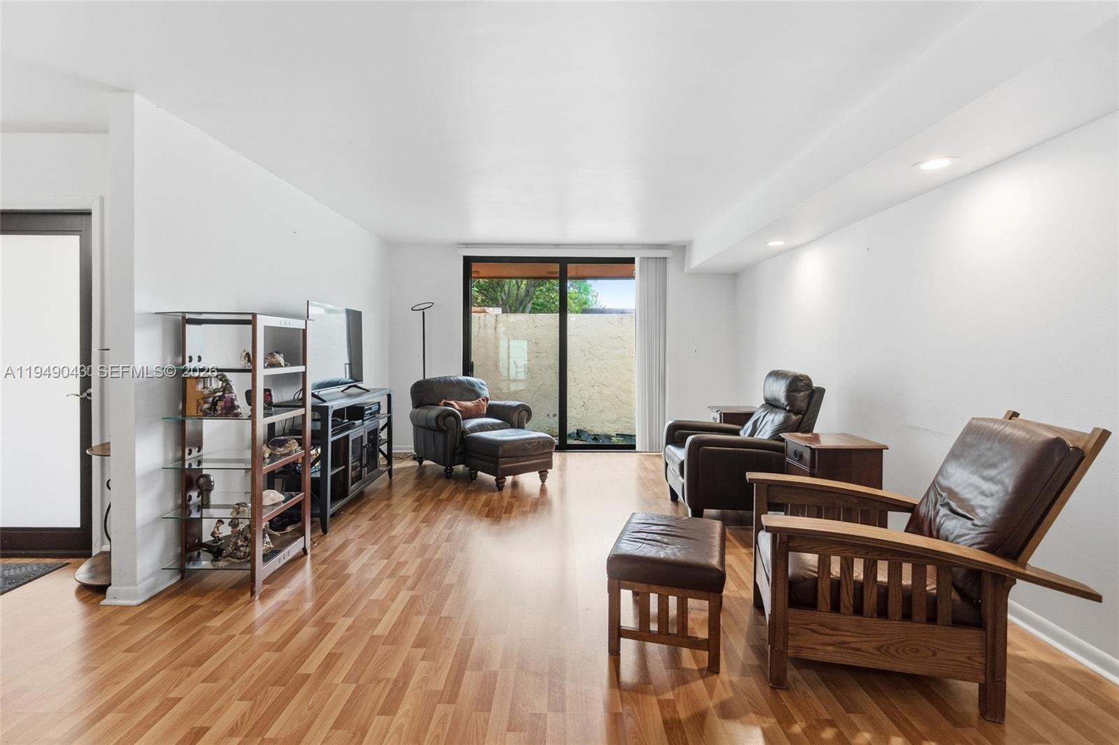 SUNSET KENDALL VILLAS - Residential