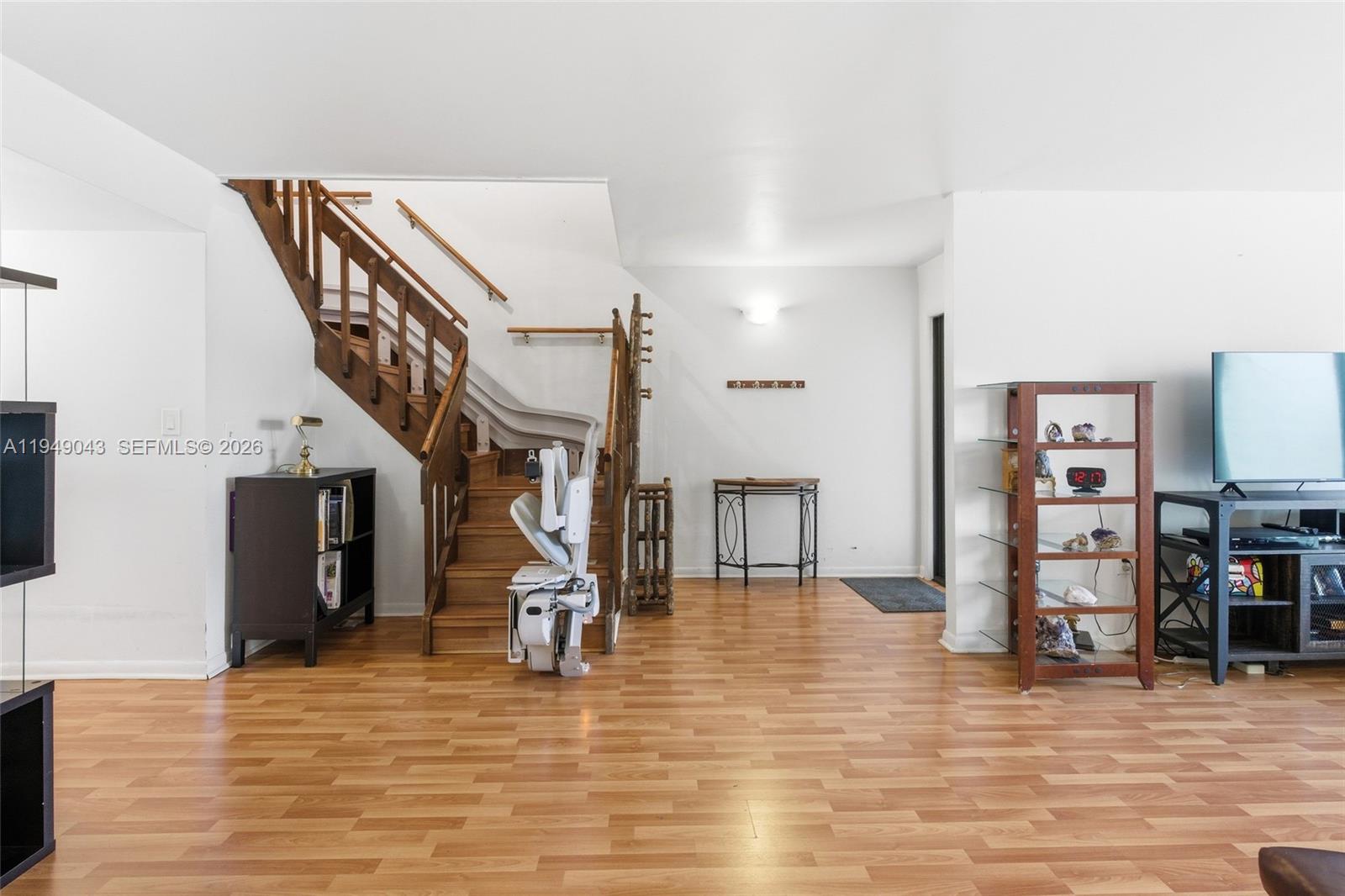 SUNSET KENDALL VILLAS - Residential