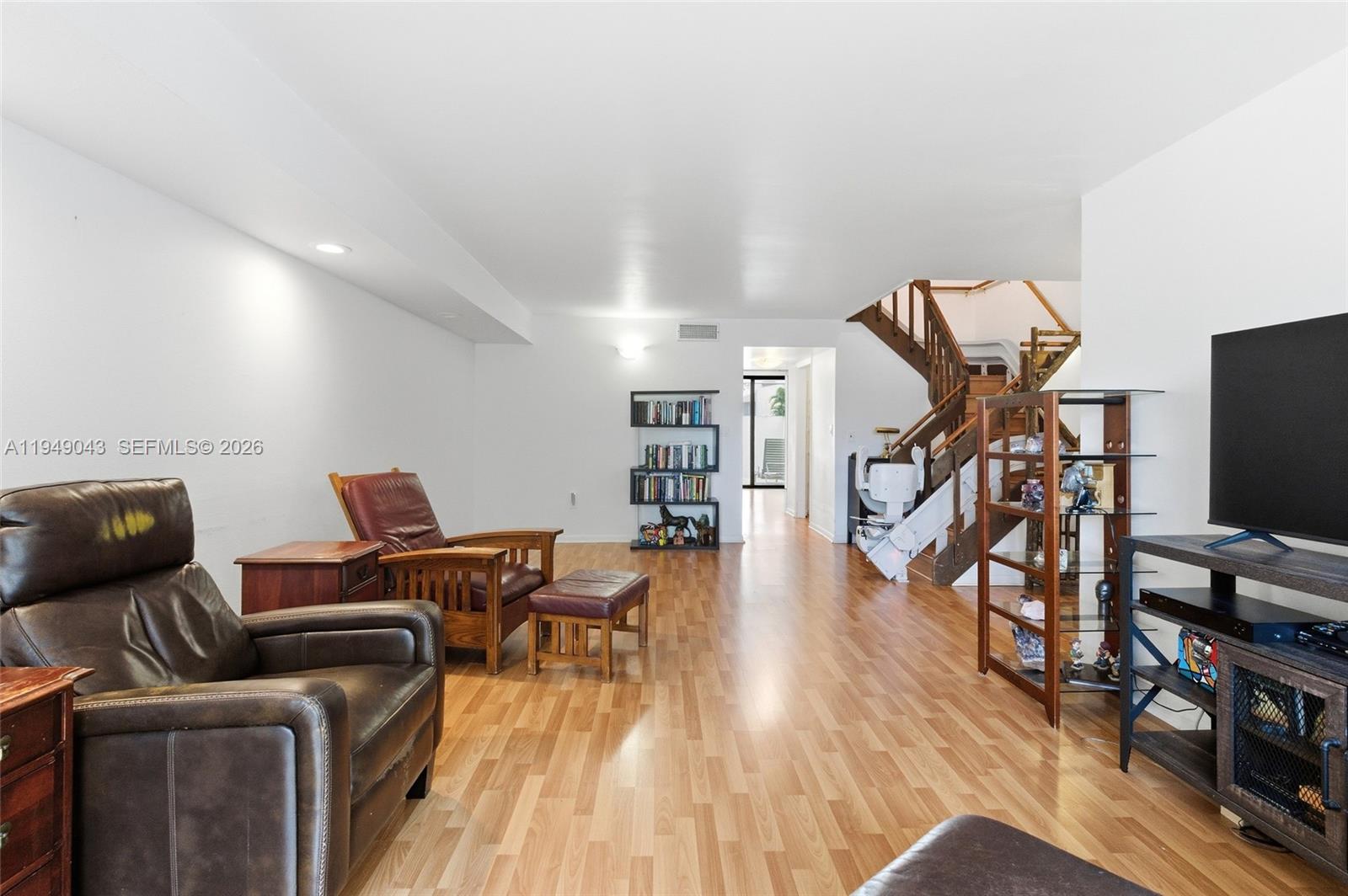 SUNSET KENDALL VILLAS - Residential