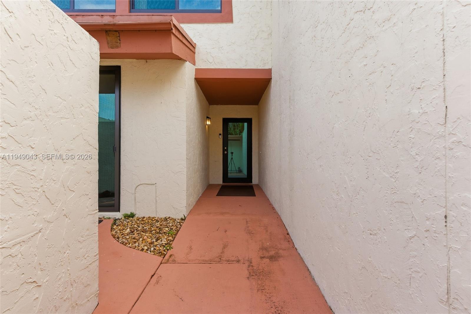 SUNSET KENDALL VILLAS - Residential