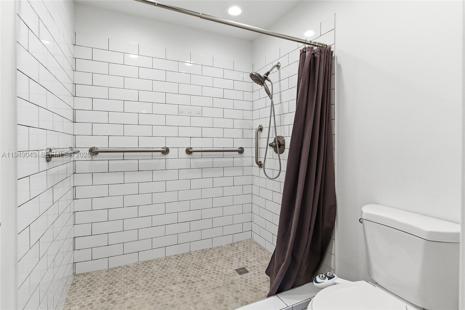 SUNSET KENDALL VILLAS - Residential