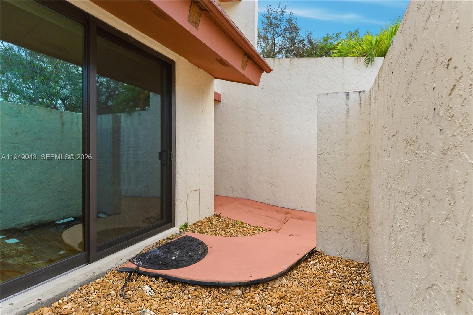 SUNSET KENDALL VILLAS - Residential