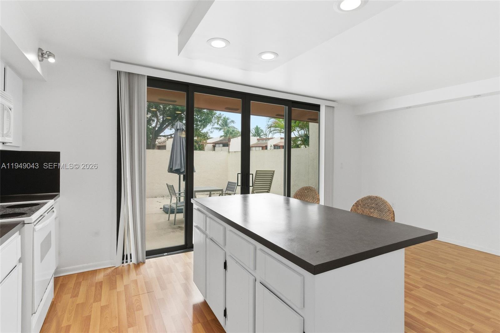 SUNSET KENDALL VILLAS - Residential