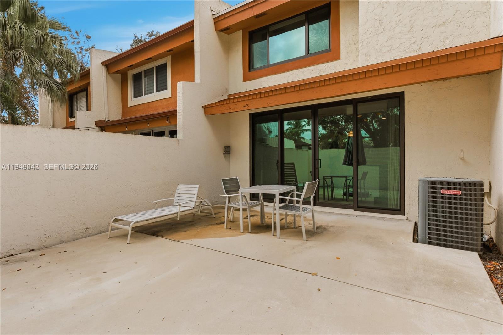 SUNSET KENDALL VILLAS - Residential