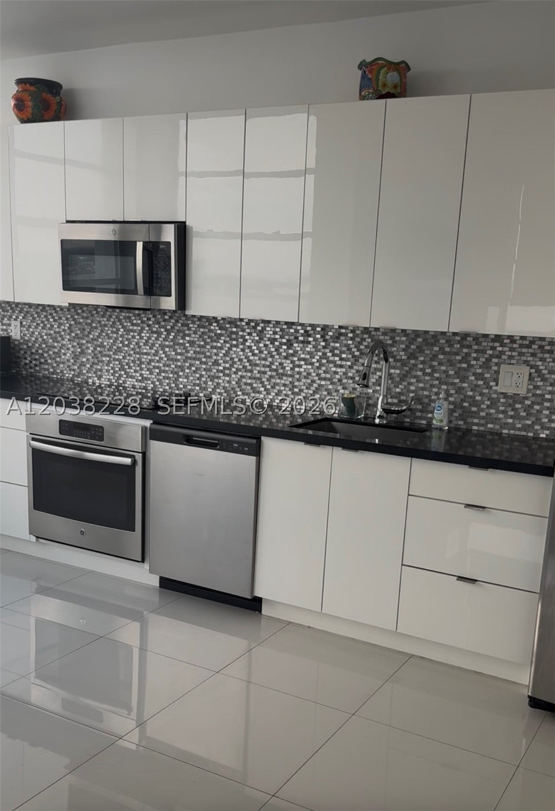 11930 N Bayshore Dr PH-8