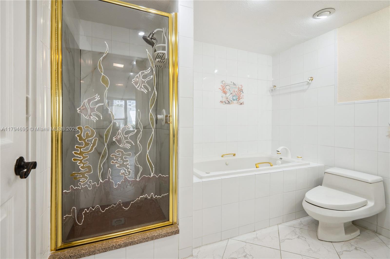 ALEXANDER TOWERS - Residential Lease