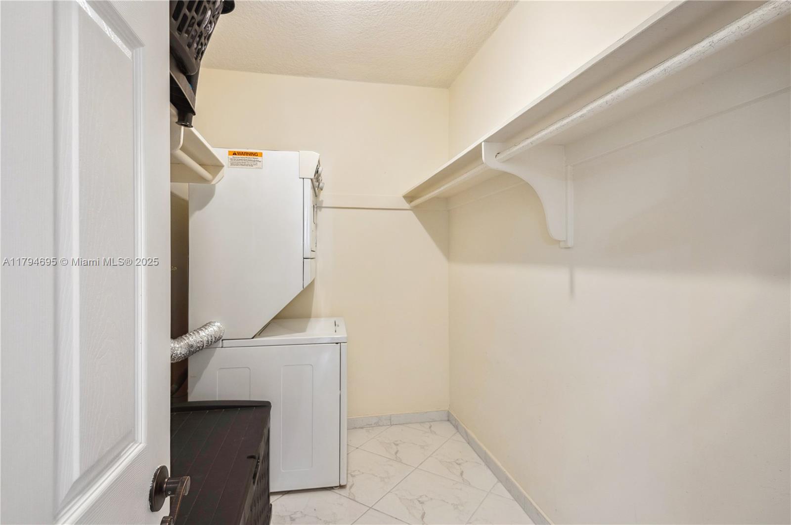 ALEXANDER TOWERS - Residential Lease