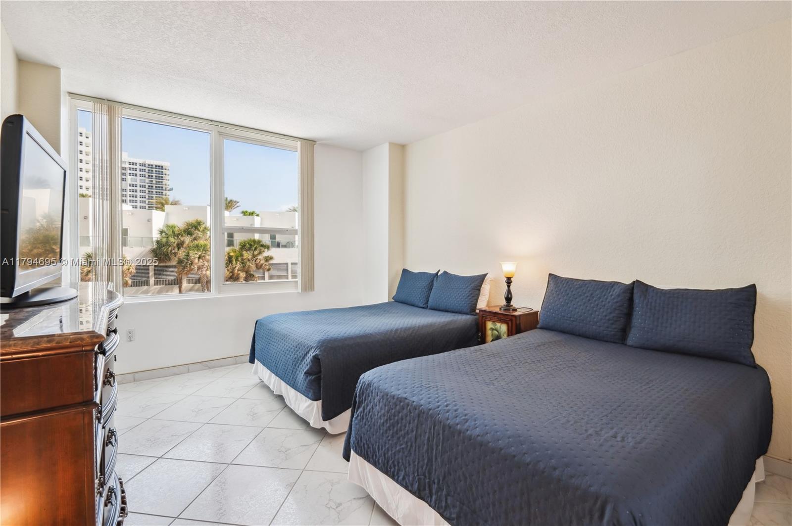 ALEXANDER TOWERS - Residential Lease