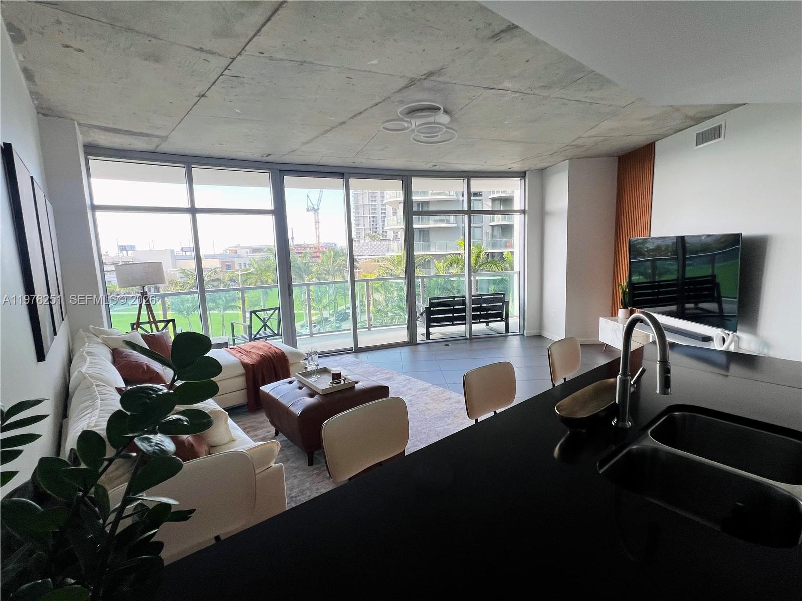 3301 NE 1st Ave M0405