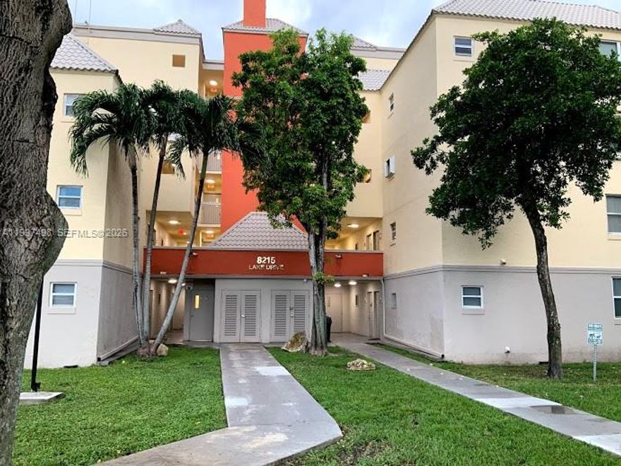 BEAUTIFUL Remodeled ONE BEDROOM CORNER UNIT at LAS VISTAS AT Doral GATED COMMUNITY. RELAXED GARDEN VIEW. Tile floor throughout the unit. Kitchen with  a granite counter top and induction cooktop. Large storage in the balcony. WASHER AND DRYER INSIDE THE UNIT. Condominium offers a gym, 4 community pools plus Tennis Courts. 24 Hrs Security. LOCATION IS BEST OF ALL, NEAR DOWNTOWN DORAL,  CLOSE TO A WIDE SELECTION OF RESTAURANTS AND DINING OPTIONS. ALSO NEAR PUBLIX SUPERMARKET AND NEXT TO A+ DOWNTOWN DORAL SCHOOL, 15 MINUTES AWAY FROM MIAMI AIRPORT AND EASY ACCESS TO MAJOR HIGHWAYS. Ready to Move. NO PETS or Pet with some restrictions. WATER INCLUDED.
24 HOUR NOTICE NOT EXEMPTIONS.