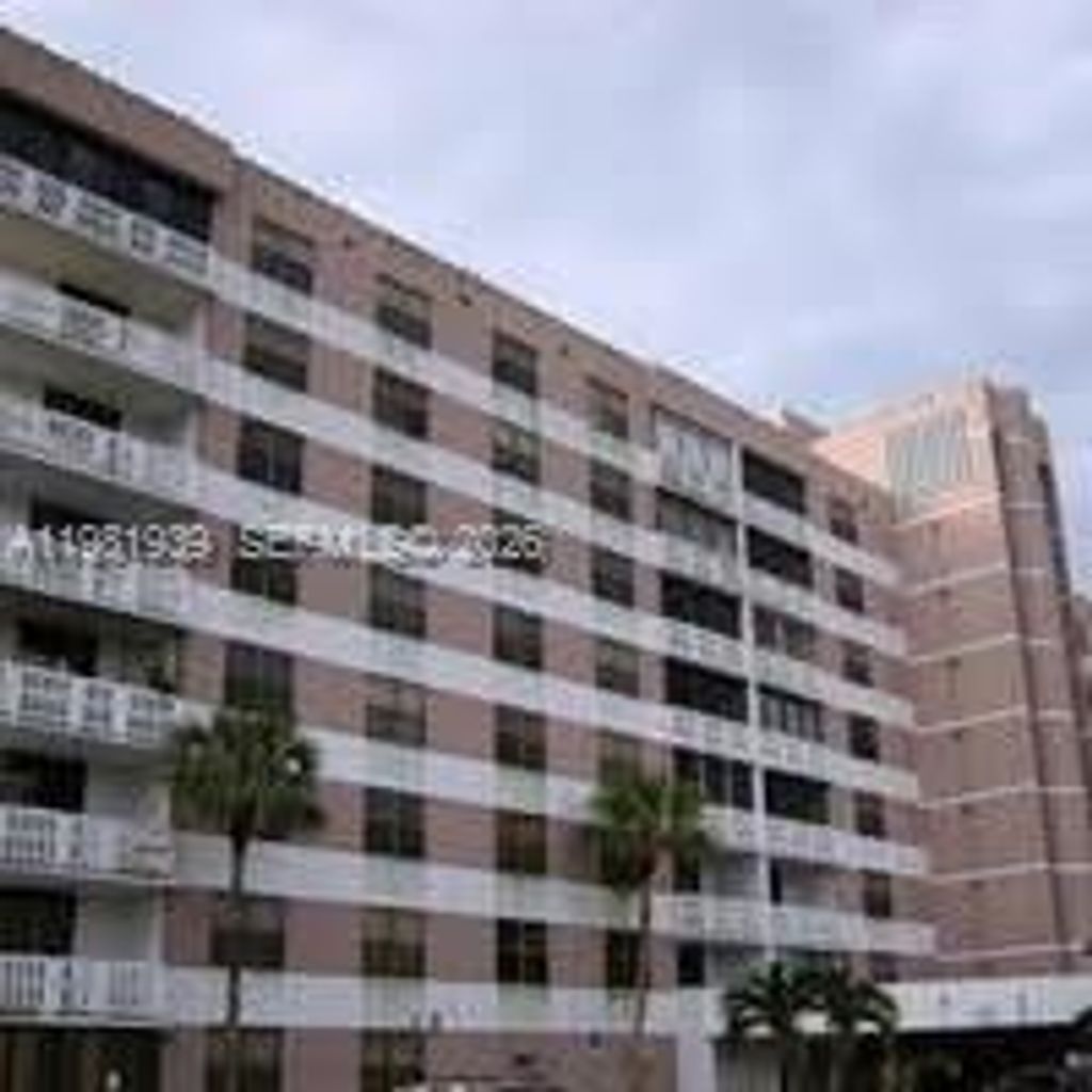 Photo of 901 Hillcrest Dr #503, Hollywood, FL 33021 (MLS # A11981939)