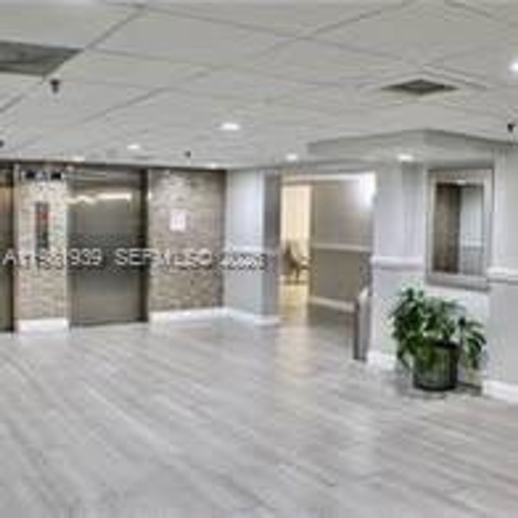 Photo of 901 Hillcrest Dr #503, Hollywood, FL 33021 (MLS # A11981939)