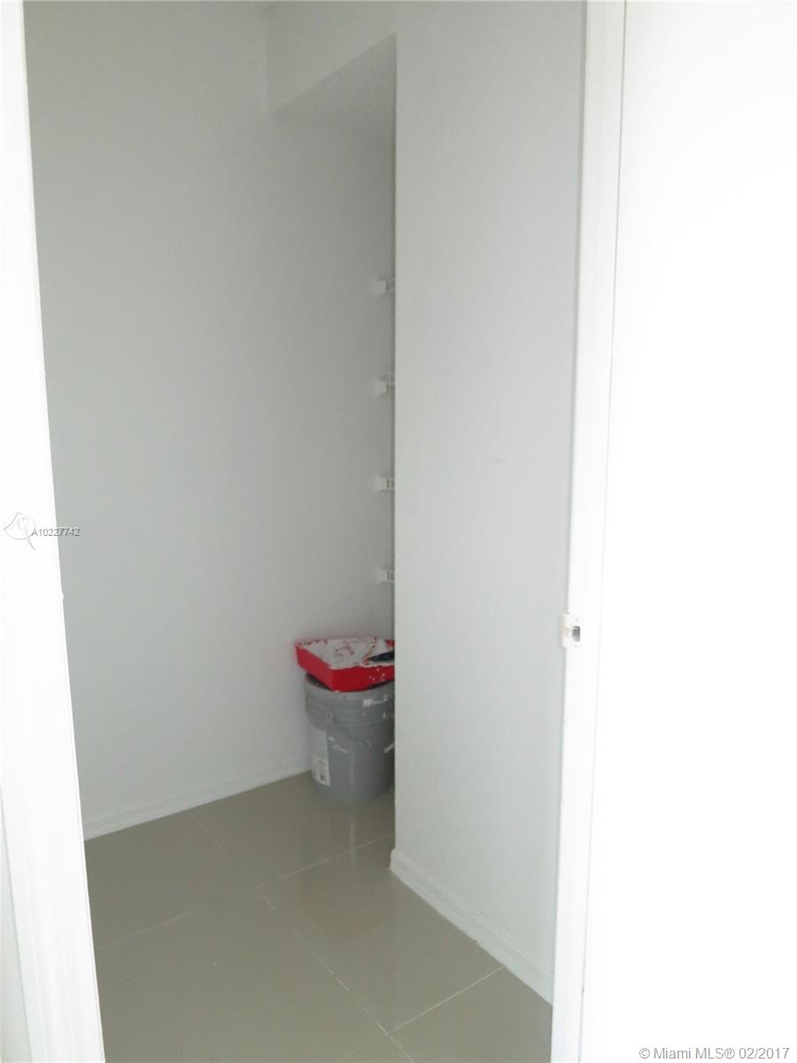 CORAL KEY CONDO - Residential Lease