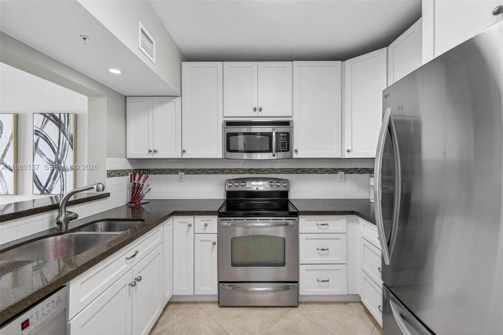 TIDES AT BRIDGESIDE SQUAR - Residential