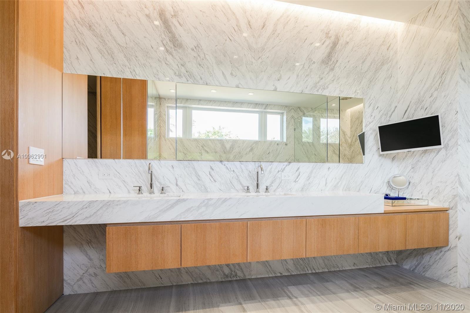 LA GORCE GOLF SUB - Residential